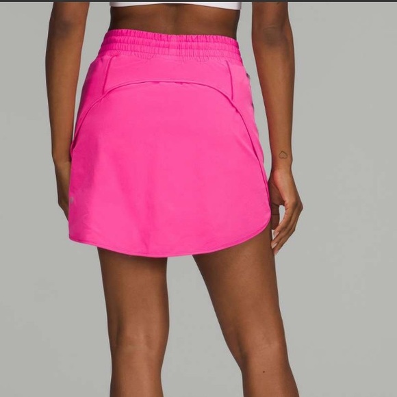 NWT lululemon Hotty Hot High Rise Skirt Size 10 Sonic Pink 4” inseam - Picture 3 of 7